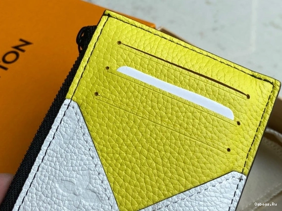 CC LOUIS VUITTON HOLDER 0213
